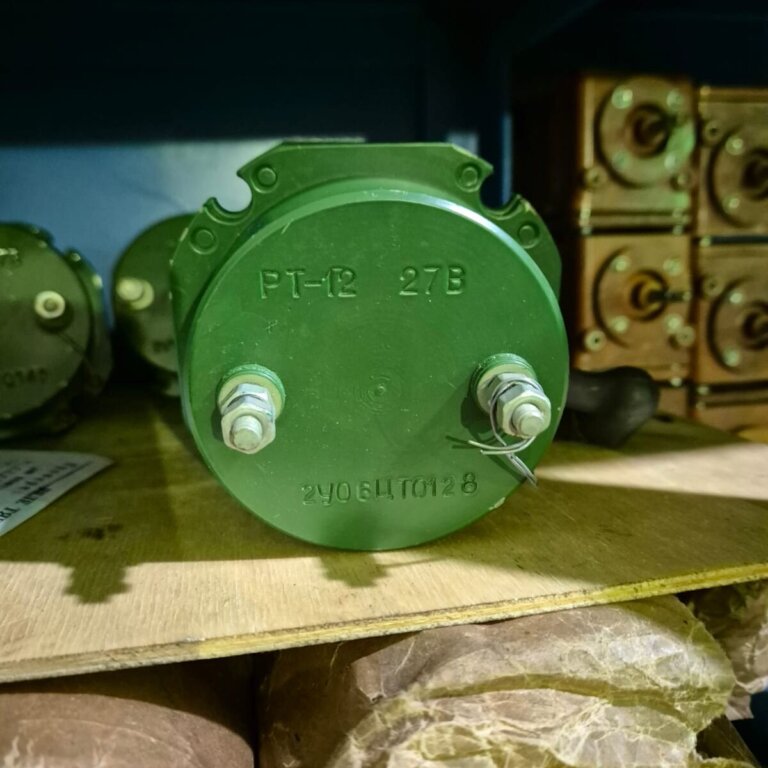 Реле-электромагнит РТ-12 тяговый 27В