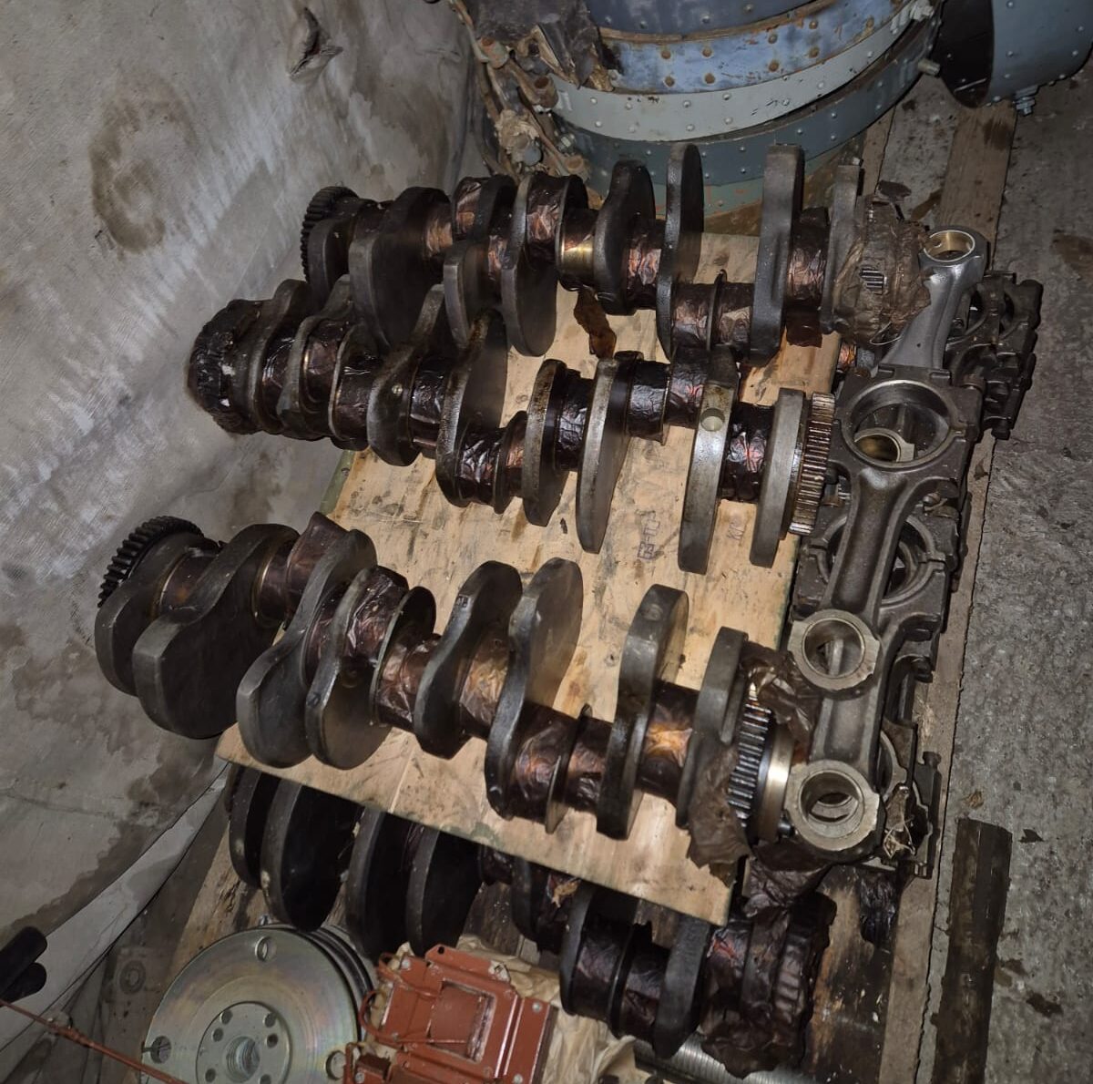 Вал коленчатый 642-1005011 на двигатель ЯМЗ-642