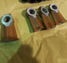 Стойка валиков коромысла 201-1007106 на двигатель ЯАЗ-204, ЯАЗ-206