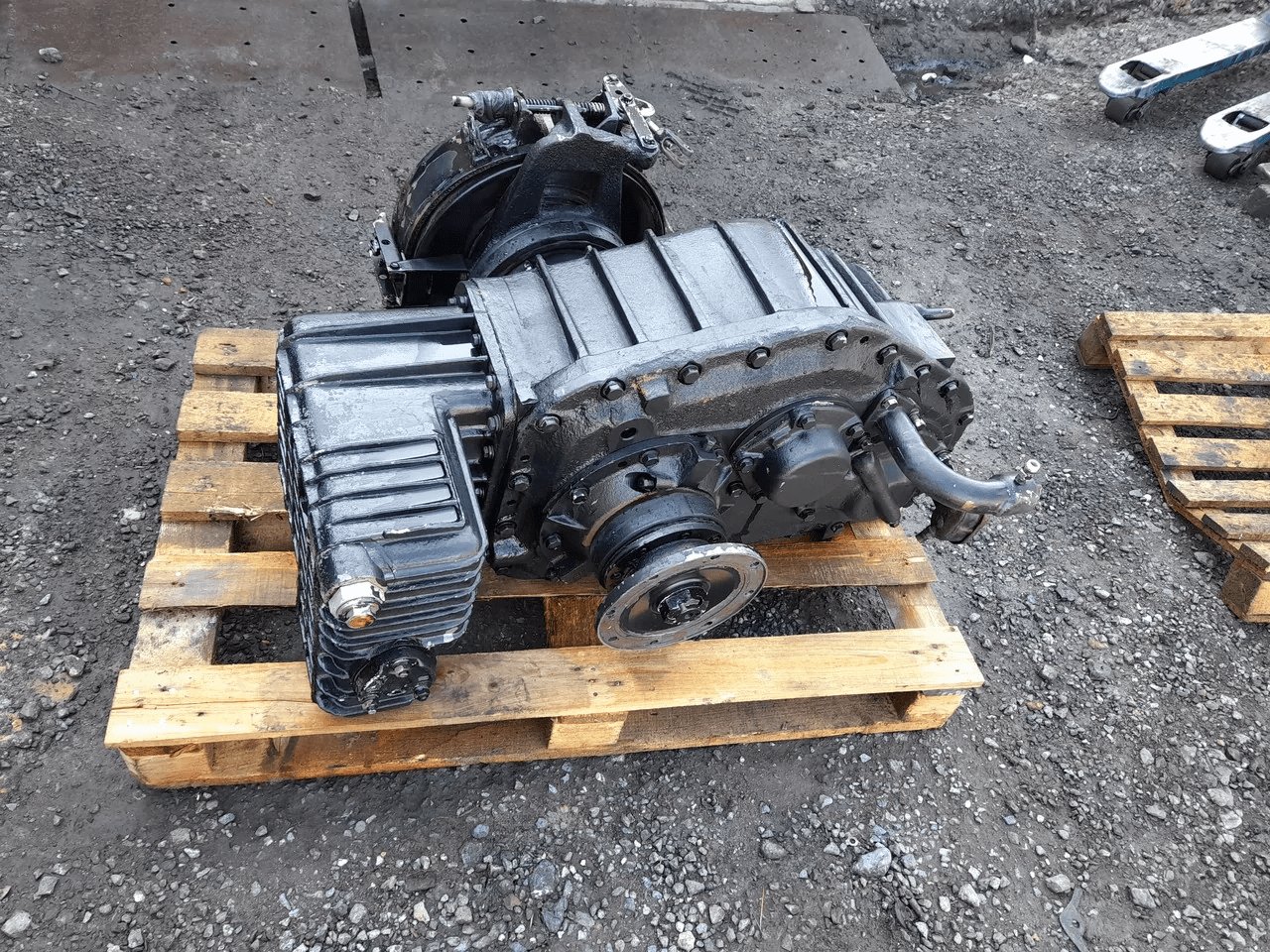 Раздаточная коробка 543-1800020-07 на МАЗ-543