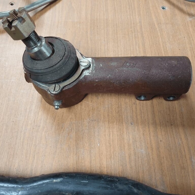Наконечник рулевой тяги 4320-3414057 правый на УРАЛ-4320