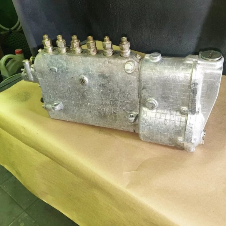Топливный насос сб.527-00-8 на двигатель 1Д6