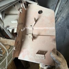 Щиток радиатора боковой 31029-8401433 левый, правый на ГАЗ-31029